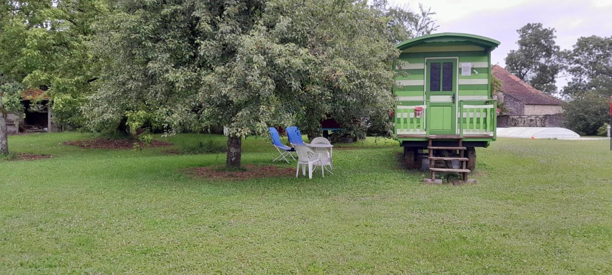 Roulotte Verte Pouilly-sur-Vingeanne Екстер'єр фото